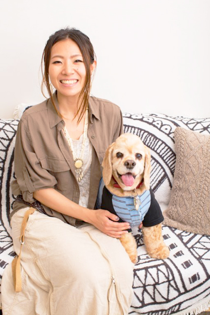 女性と犬